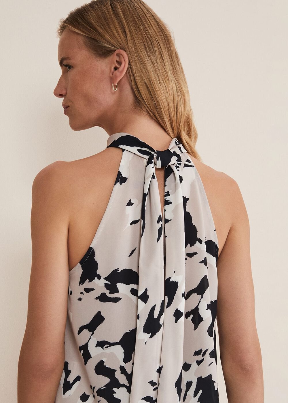 Sejal Printed Halter Neck Top - Black/Putty