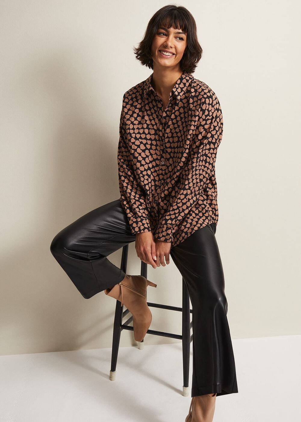Darcie Heart Shirt - Black/Camel