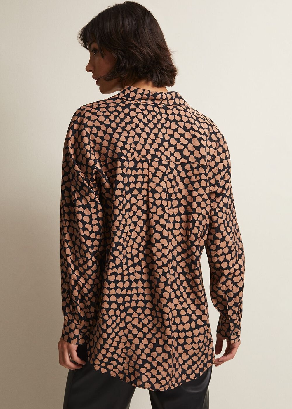 Darcie Heart Shirt - Black/Camel