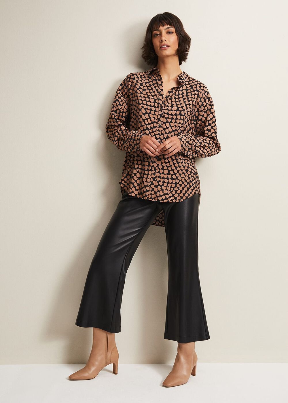 Darcie Heart Shirt - Black/Camel