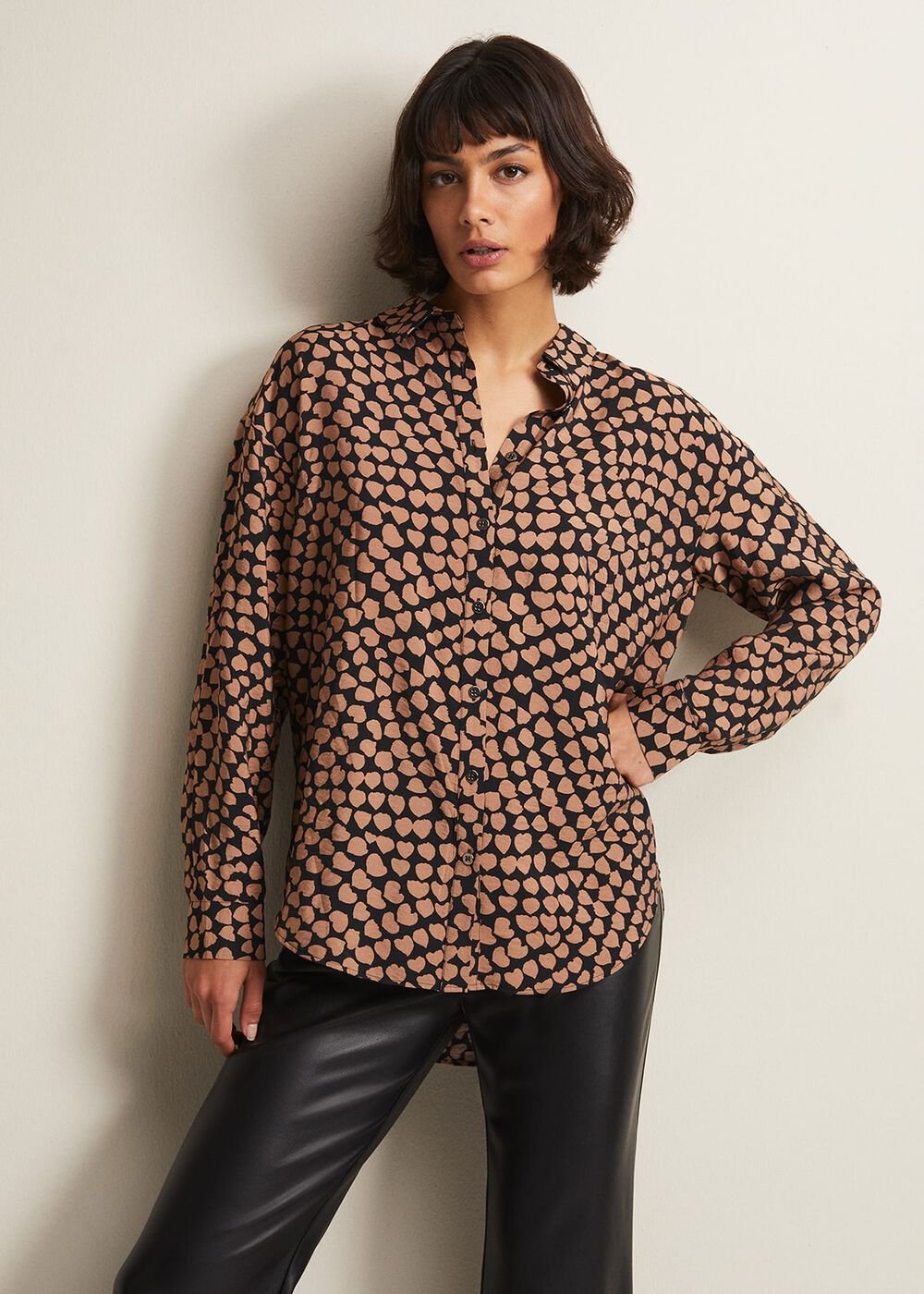 Darcie Heart Shirt - Black/Camel