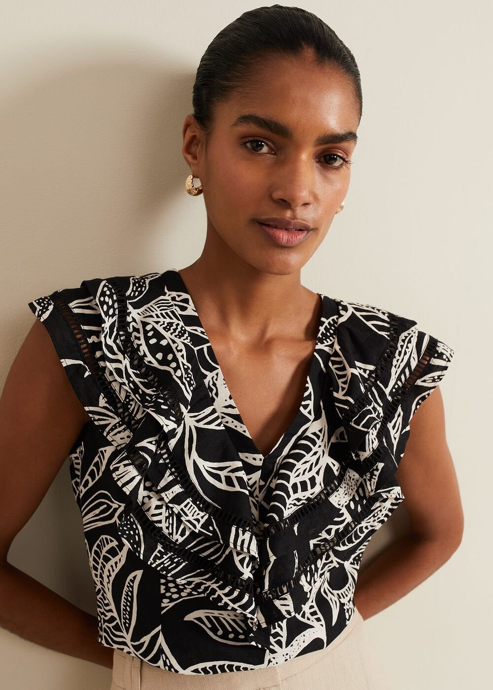 Rosey Linen Ruffle Top - Black