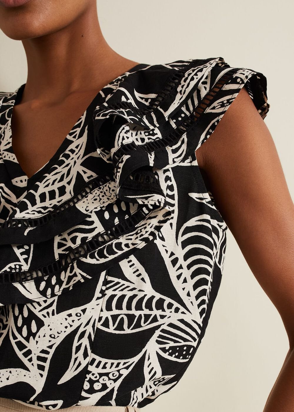 Rosey Linen Ruffle Top - Black