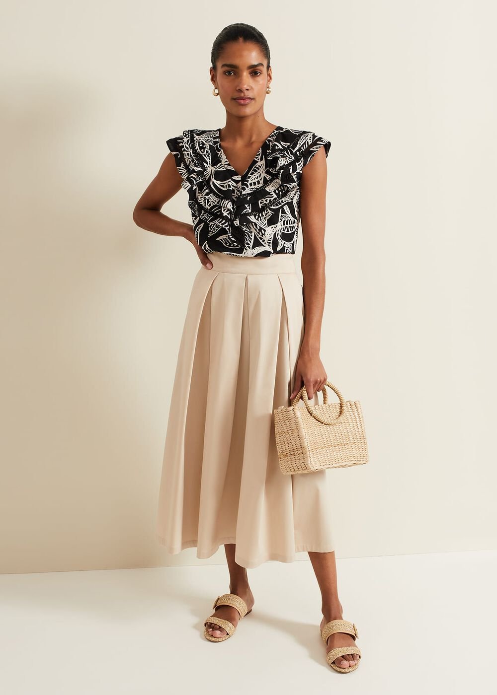 Rosey Linen Ruffle Top - Black