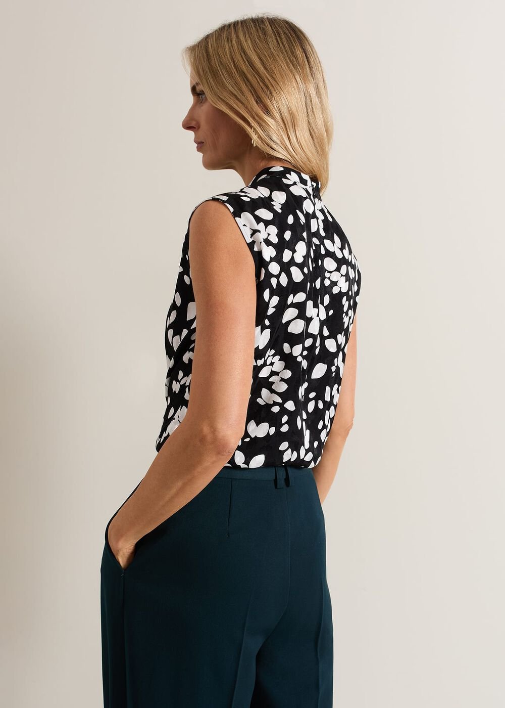 Polly Printed Twist Neck Top - Black/Ivory