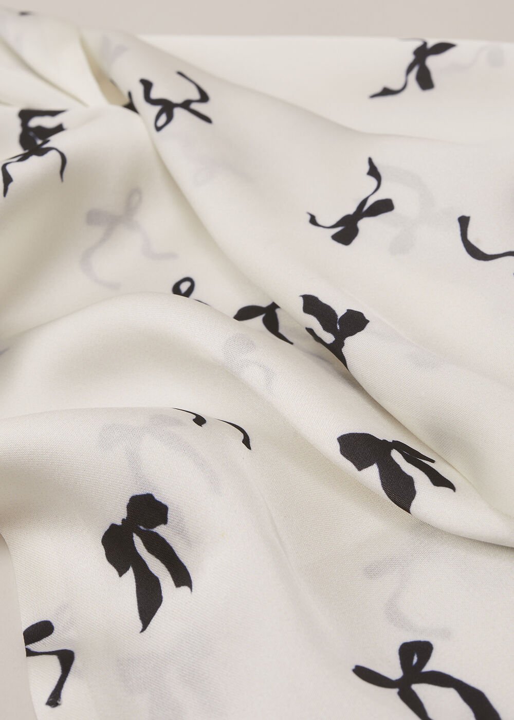 Bow Print Skinny Scarf - Black/Ivory