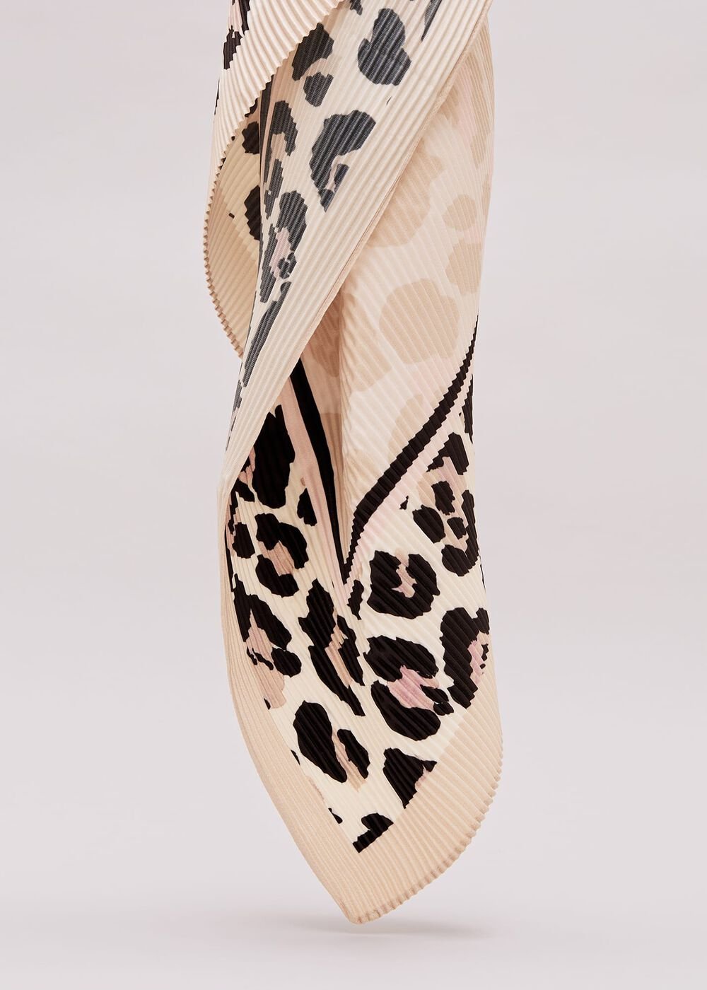 Leopard Pleated Scarf - Brown