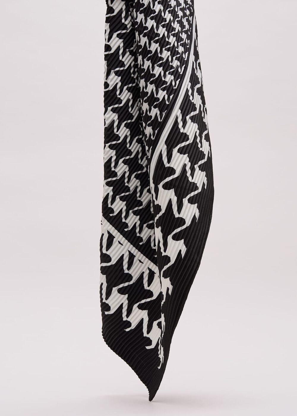 Houndstooth Pleated Scarf - Black