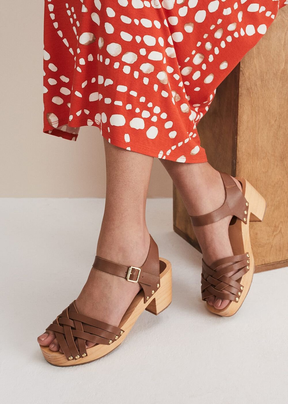 Woven Clog Heel Sandal - Tan