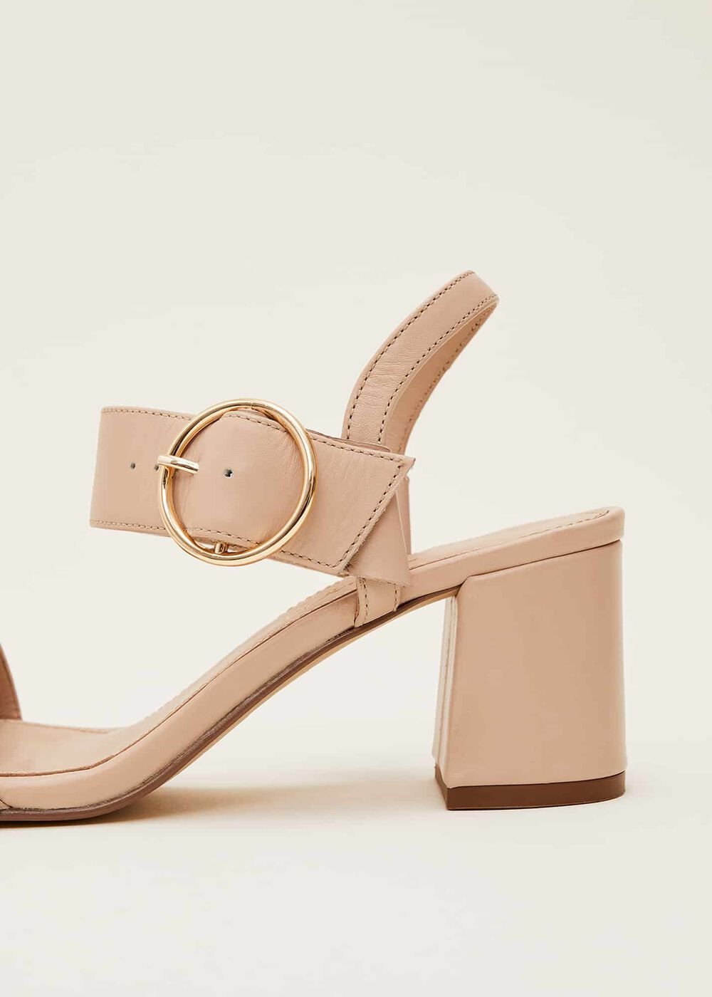 Snake Skin Leather Buckle Sandals - Neutral