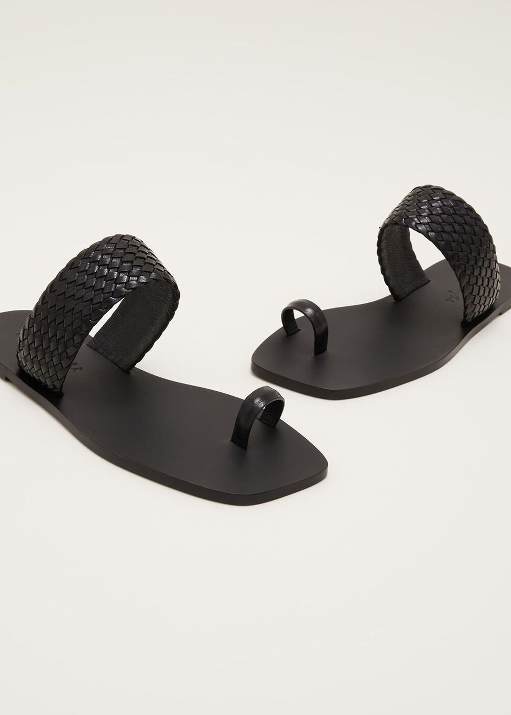 Toe Post Sandal - Black