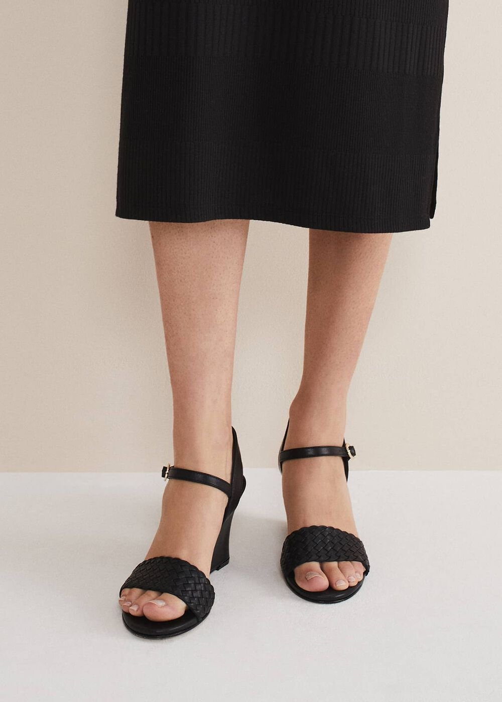 Leather Plait Strap Shoes - Black