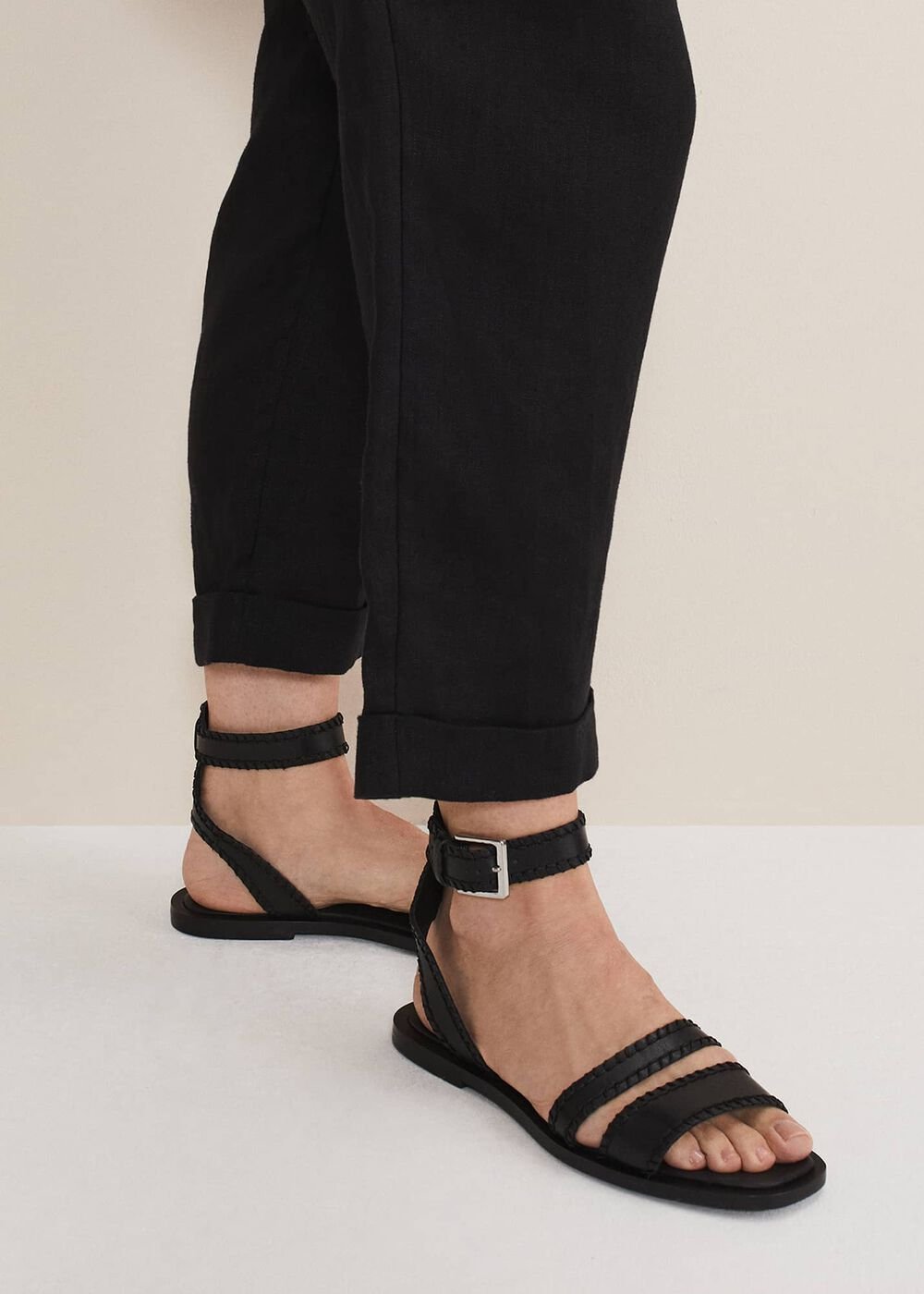 Leather Flat Sandals - Black