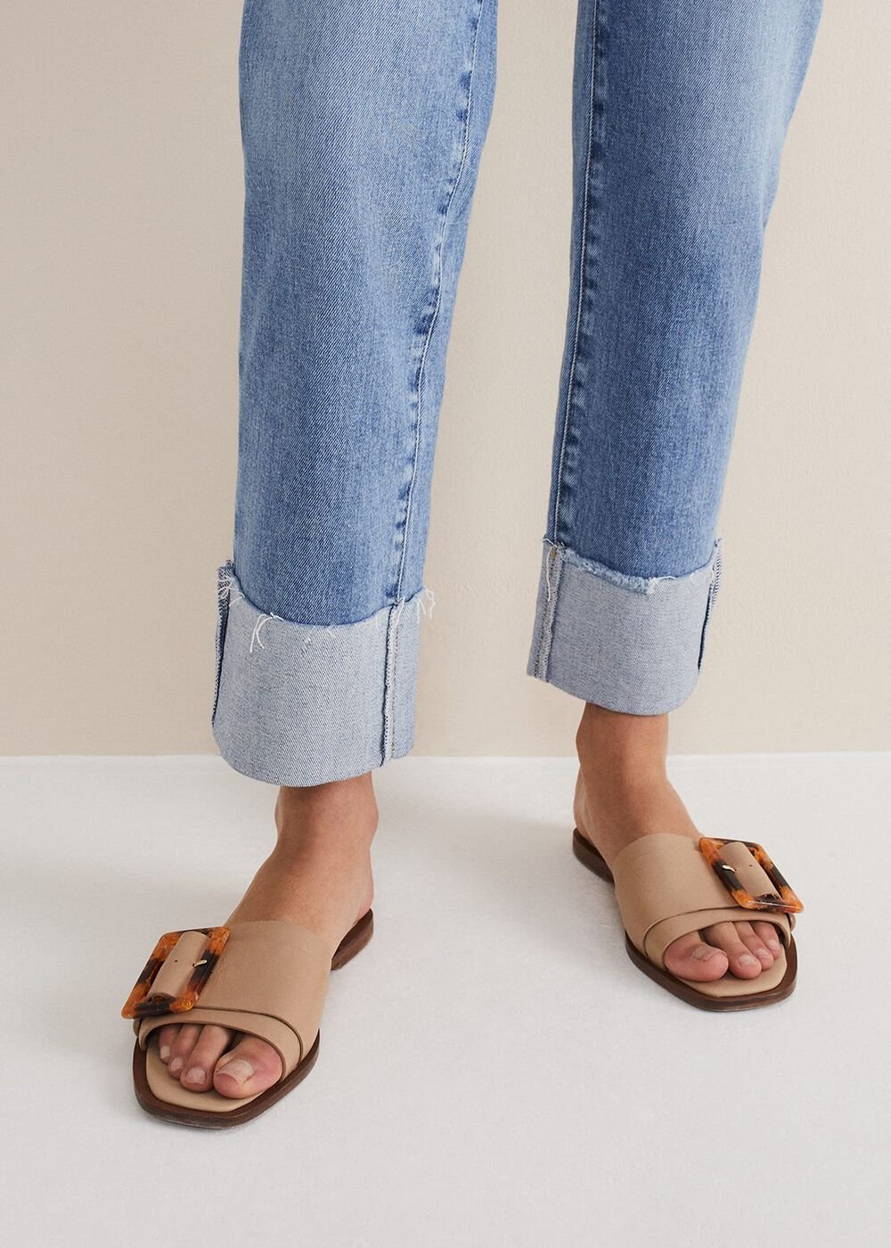 Leather Buckle Flat Sandals - Neutral