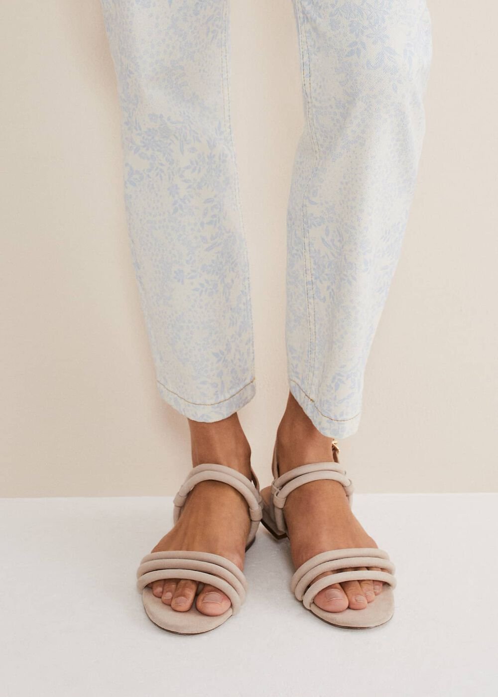 Suede Sandals - Neutral