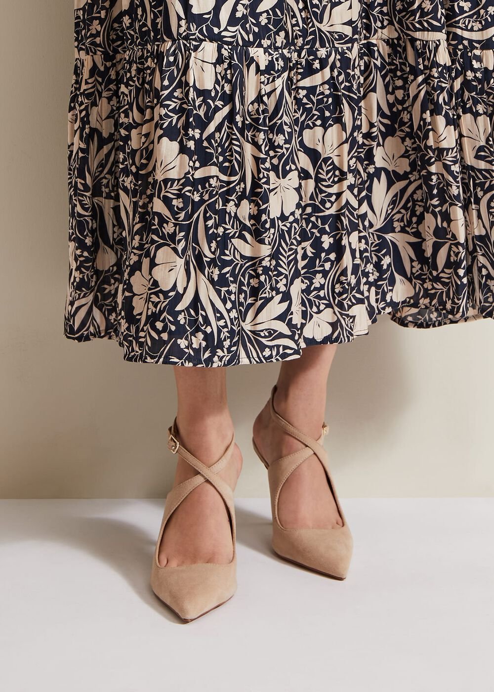 Cross Over Ankle Shoes - Neutral