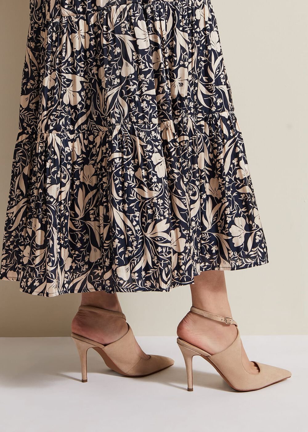 Cross Over Ankle Shoes - Neutral