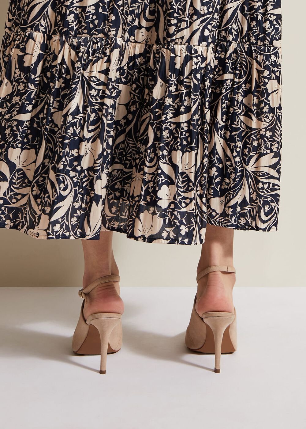 Cross Over Ankle Shoes - Neutral
