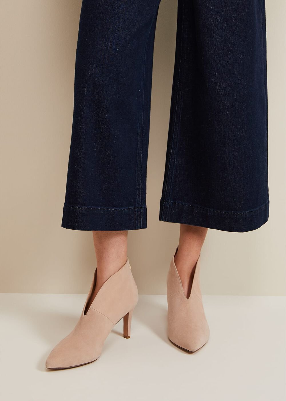 Cut Out Shoe Boots - Neutral