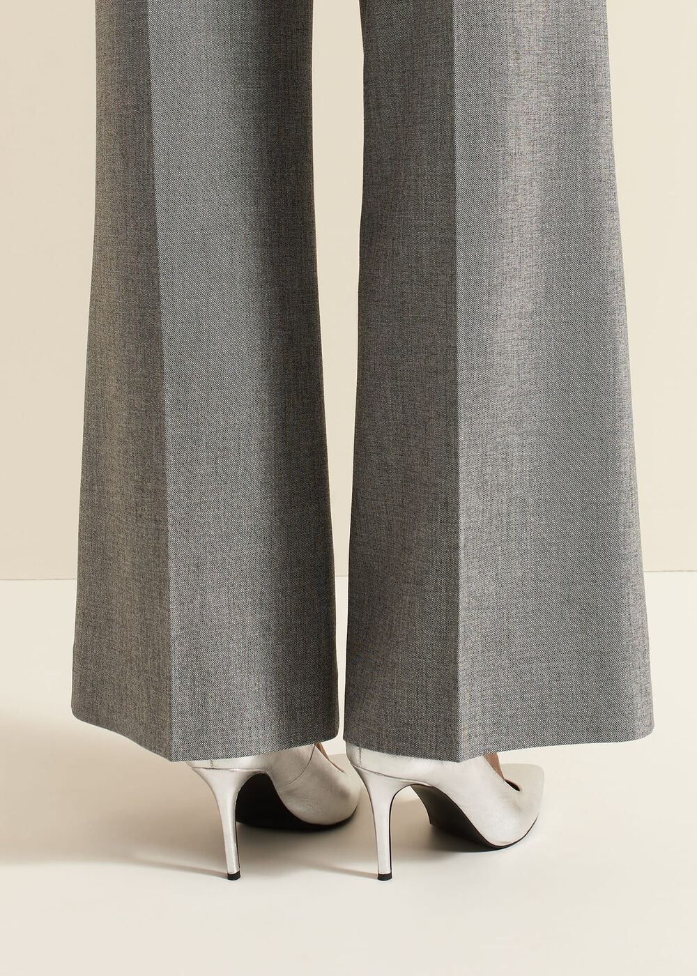 Silver Leather Pointed Court Shoes - Silver