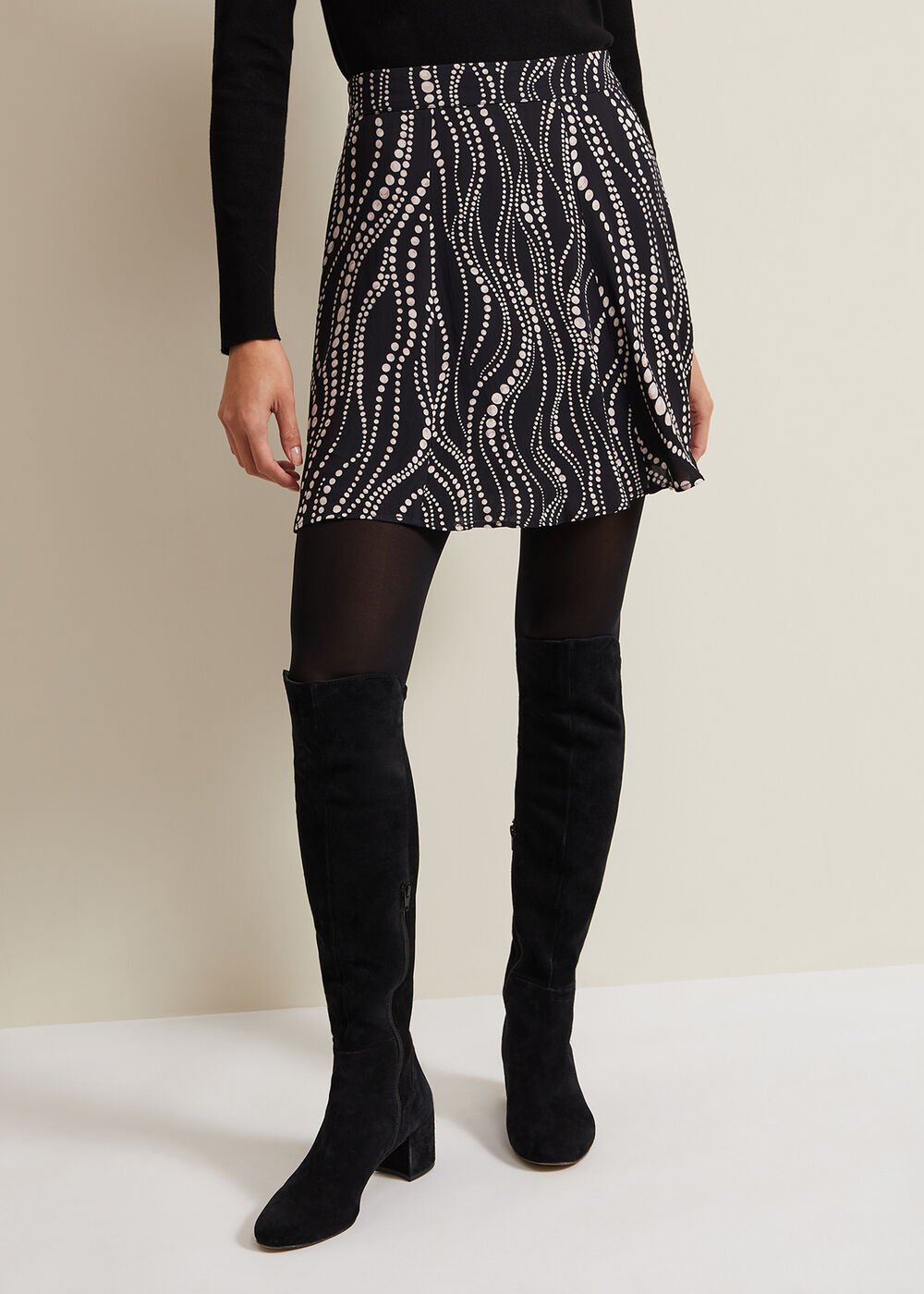 Ilaria Flippy Mini Pearl Print Skirt - Black