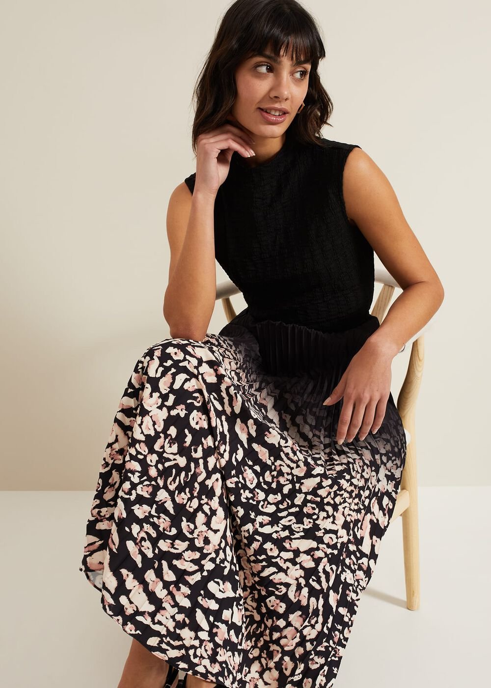 Elmina Abstract Print Pleated Skirt - Neutral